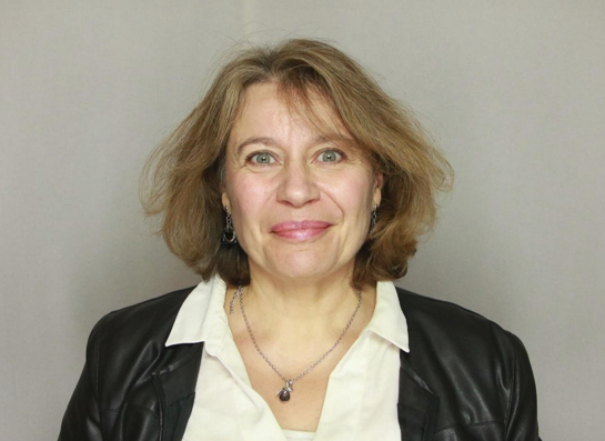 Marie Amorosini - cartomancienne - tirage de cartes personnalisé - guidance intuitive - tirage tarot en ligne
